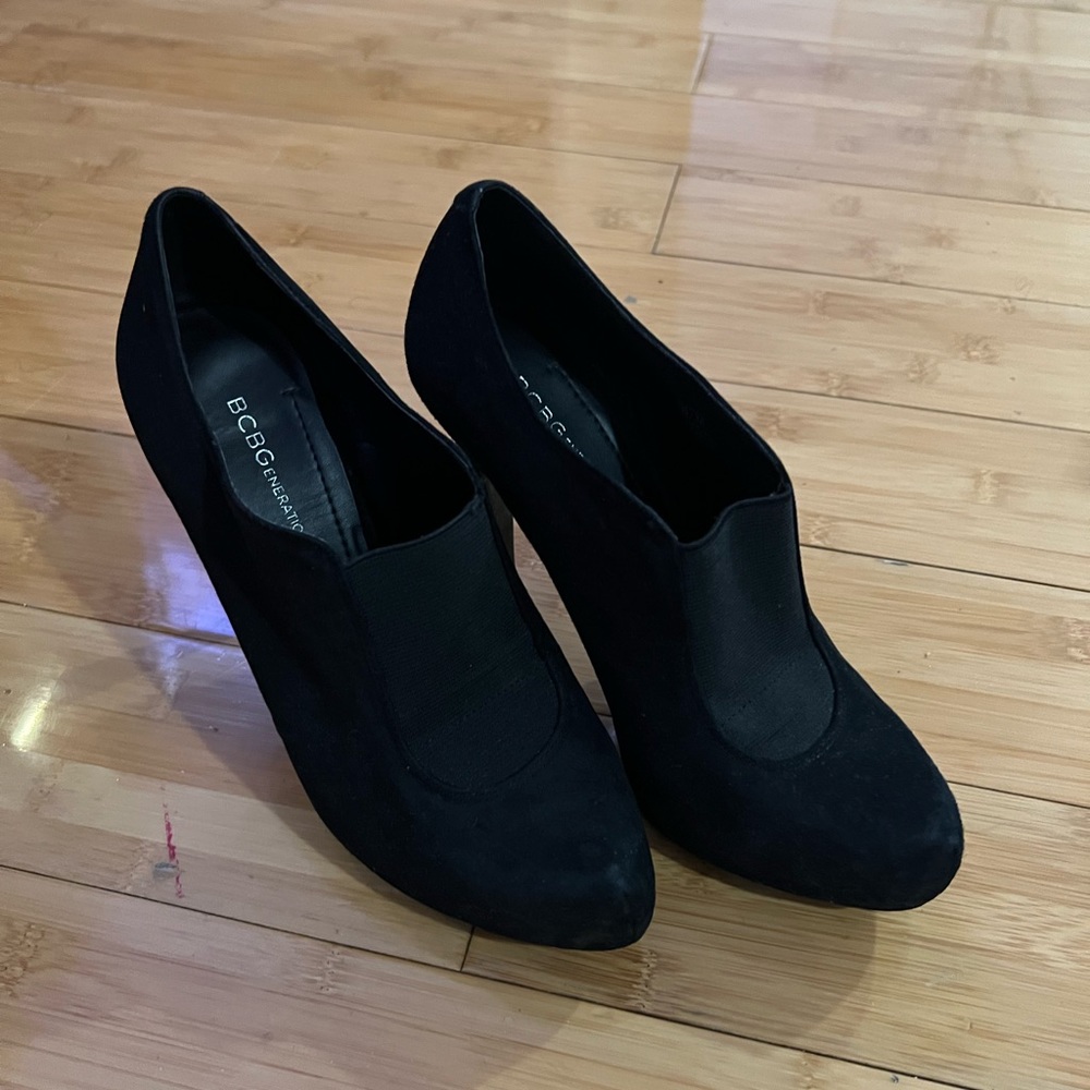 BCBGeneration black suede booties size 6